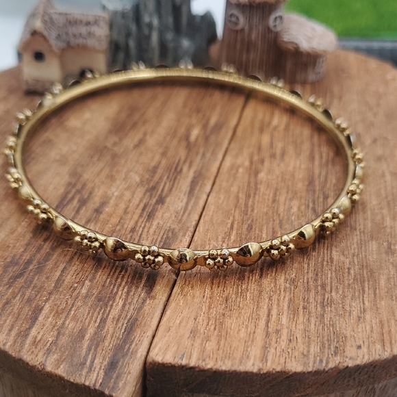 Jewelry - Cranberry Gold Tone Edwardian Bloom Bracelet B3338